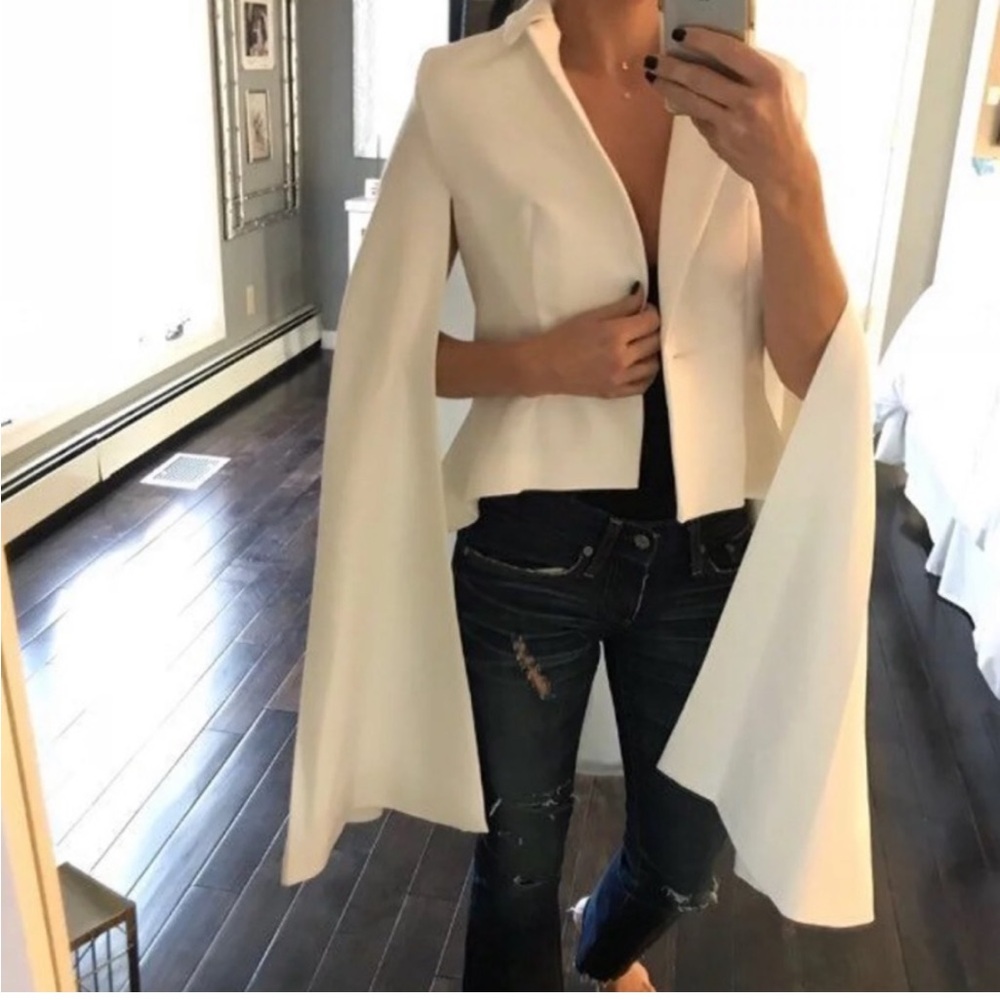 GRACIA White Cape Blazer